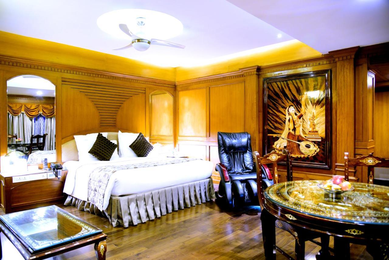Sandesh The Prince Mysore Buitenkant foto